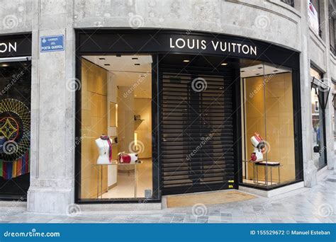 Louis Vuitton stores spain